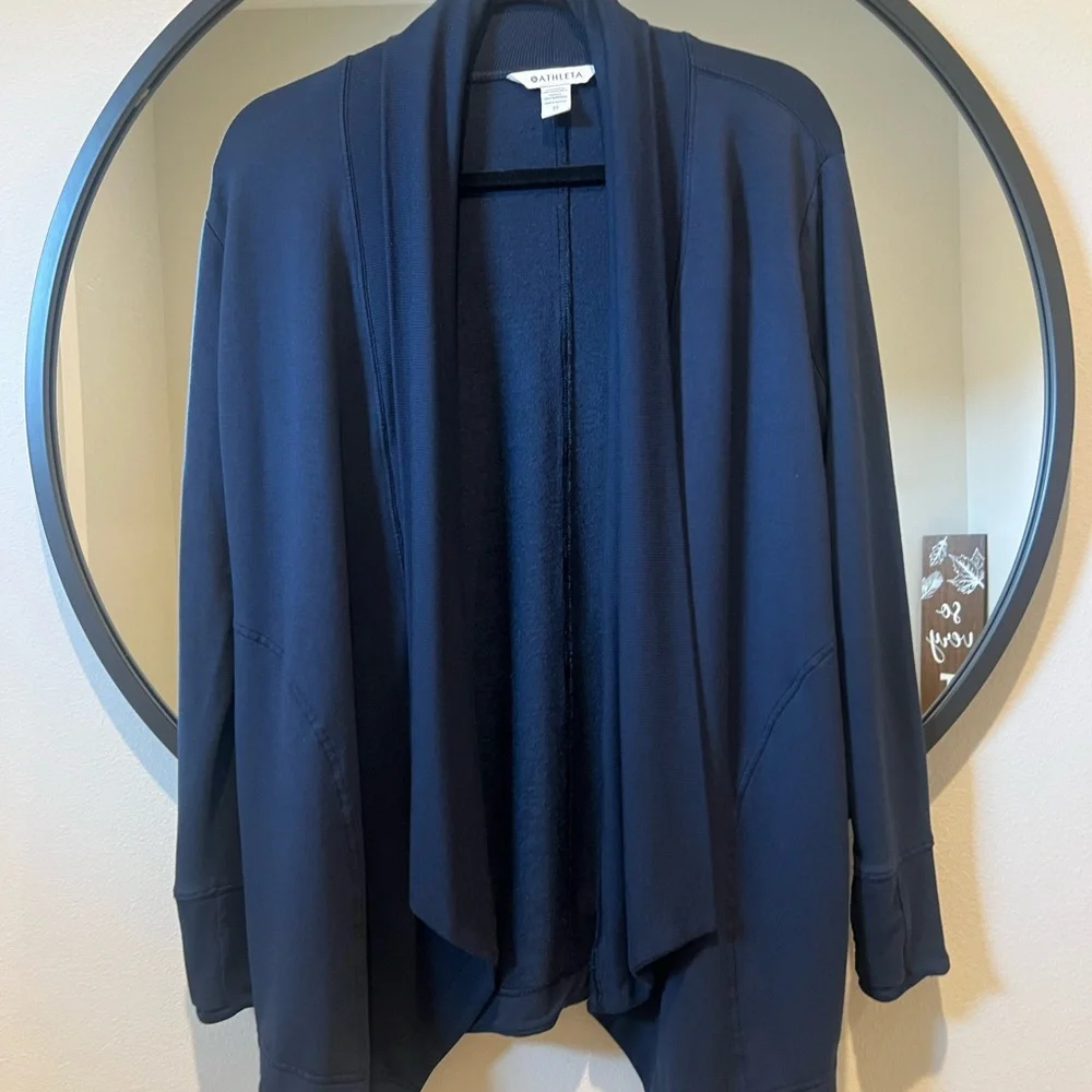 Athleta Navy Restore Wrap. Navy. - Picture 4 of 5